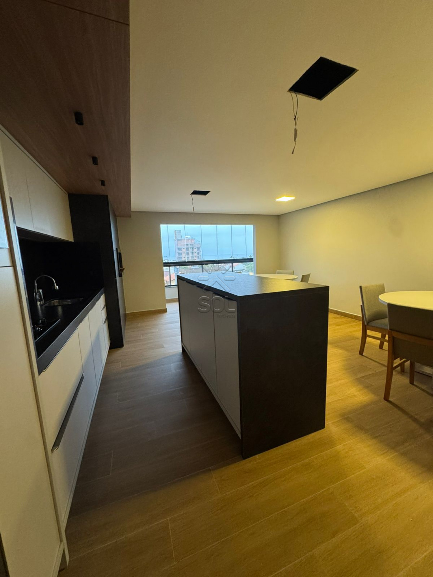 Apartamento mobiliado e de alto padrão à venda no Edifício Torre Del Mar - Centro de Penha/SC