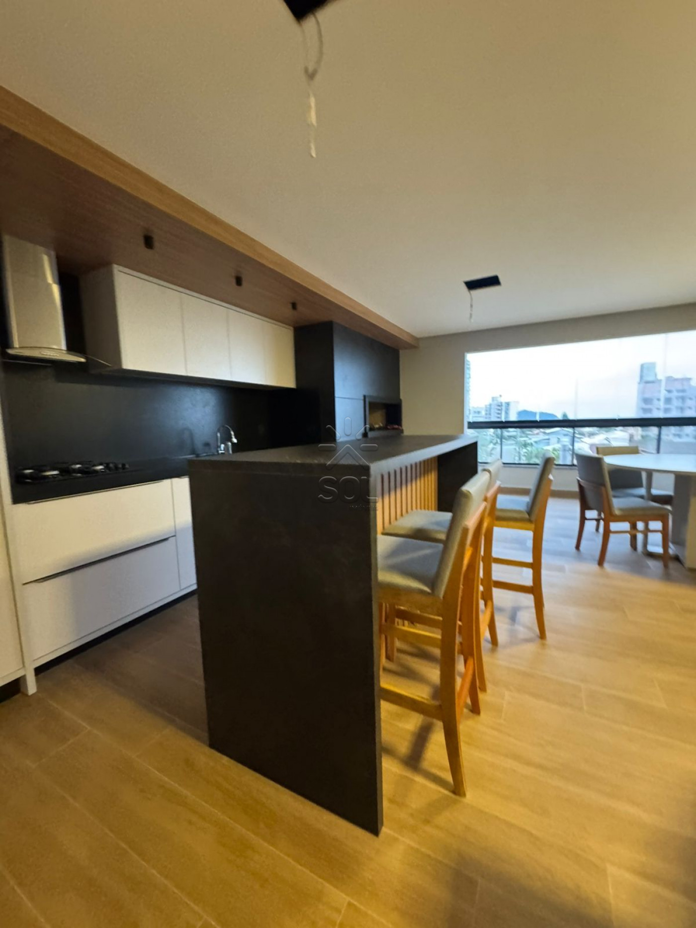 Apartamento mobiliado e de alto padrão à venda no Edifício Torre Del Mar - Centro de Penha/SC