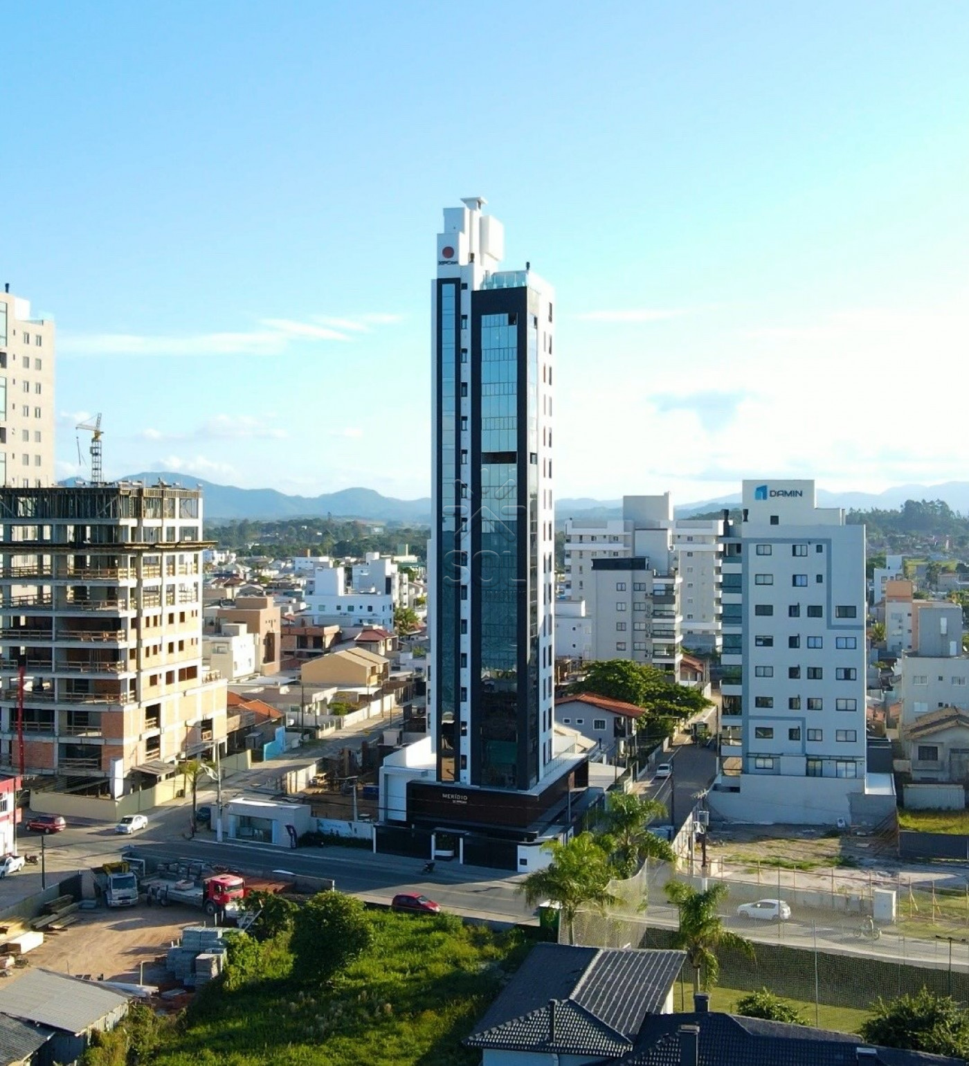 Apartamento giardino mobiliado à venda no Edifício Merídio - Frente-Mar em Balneário Piçarras