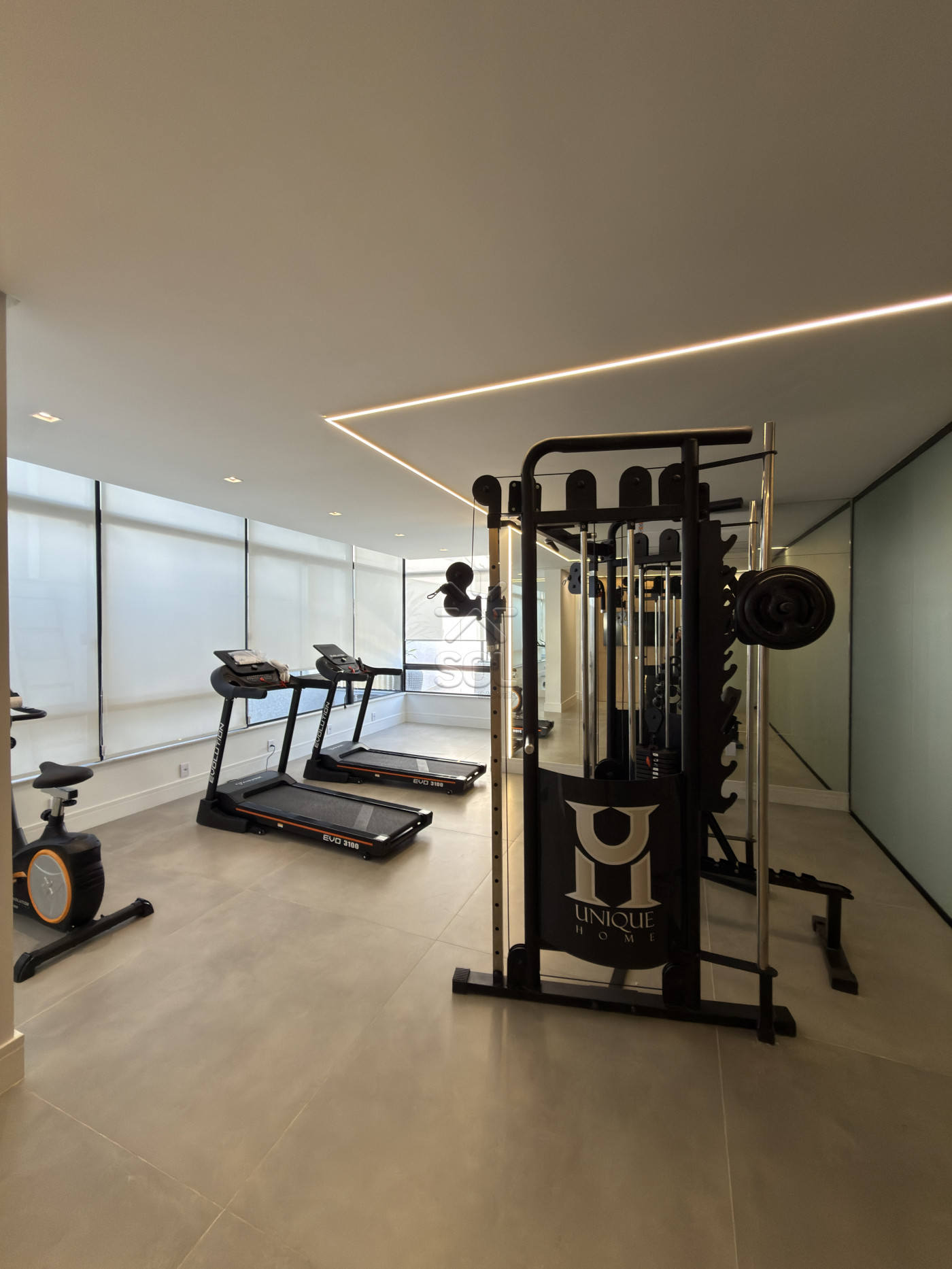 Apartamento de Alto Padrão no Unique Home Residence em Balneário Piçarras/SC - 200,70m² privativos | 4 suítes | 3 vagas de garagem | A 80 metros do mar