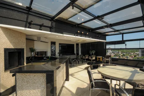 Apartamento duplex de cobertura no Edifício Athenas no Centro de Foz do Iguaçu/PR