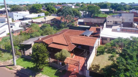 Terreno/casa de madeira à venda no Beverly Falls Park em Foz do Iguaçu/PR - 344,11m² | 3 quartos | Edícula com churrasqueira | Piscina