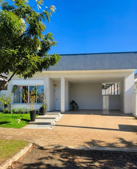 Casa semimobiliada para locação no Condomínio Villa Conscientia, Asa Norte - Foz do Iguaçu/PR