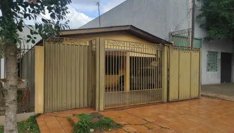 Casa à venda no Jardim Itália em Foz do Iguaçu/PR - 120,35m², 3 quartos e edícula com churrasqueira