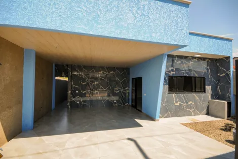 Casa à venda no Jardim Curitibano em Foz do Iguaçu/PR - 145m² de área construída | 220m² de terreno | 3 quartos | Garagem para 2 carros
