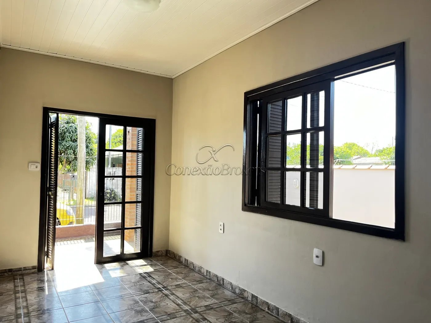 Alugar Casa / Padr&atilde;o em Charqueadas R$ 1.200,00 - Foto 2