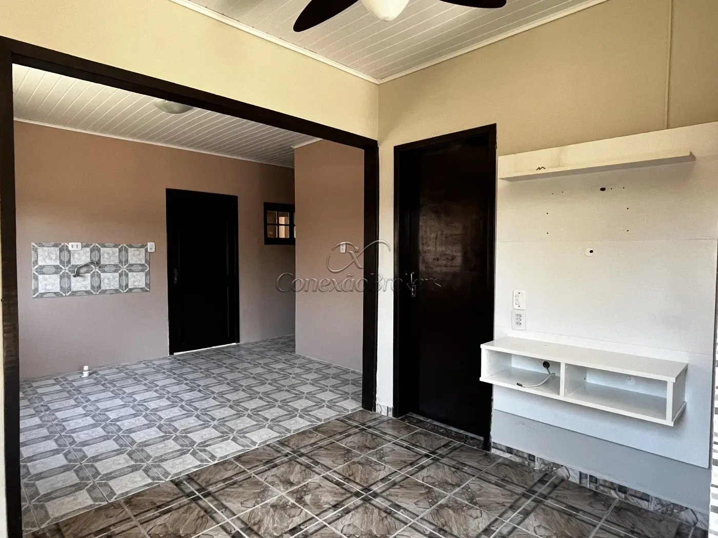 Alugar Casa / Padr&atilde;o em Charqueadas R$ 1.200,00 - Foto 3