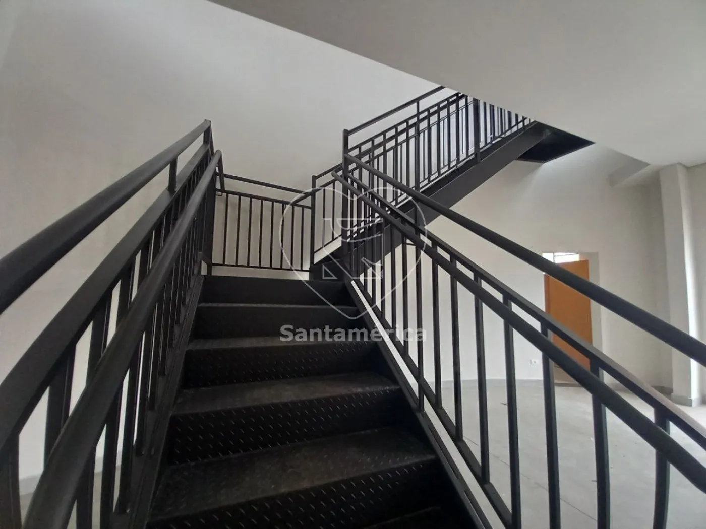 Alugar Comercial / Loja em Ibipor&atilde; R$ 3.500,00 - Foto 6