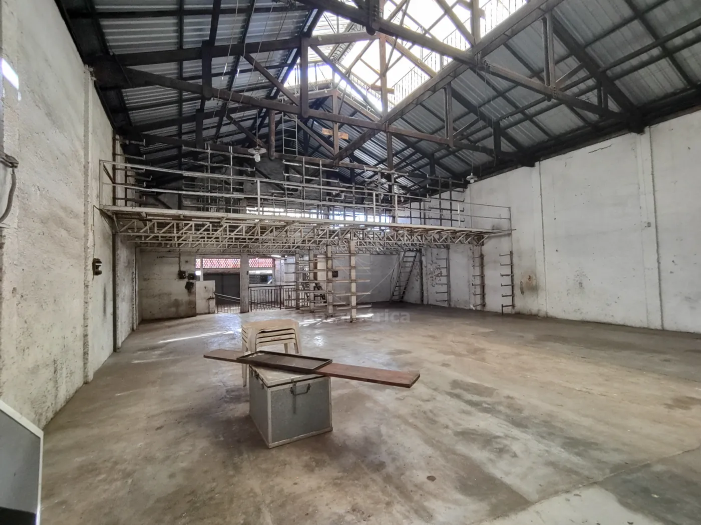 Alugar Comercial / Barrac&atilde;o em Londrina R$ 10.000,00 - Foto 13