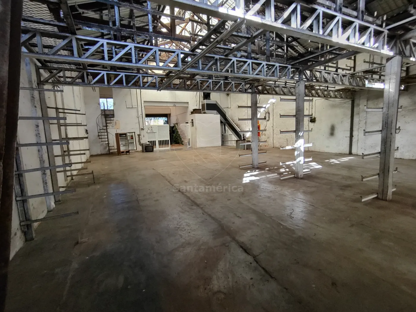 Alugar Comercial / Barrac&atilde;o em Londrina R$ 10.000,00 - Foto 14