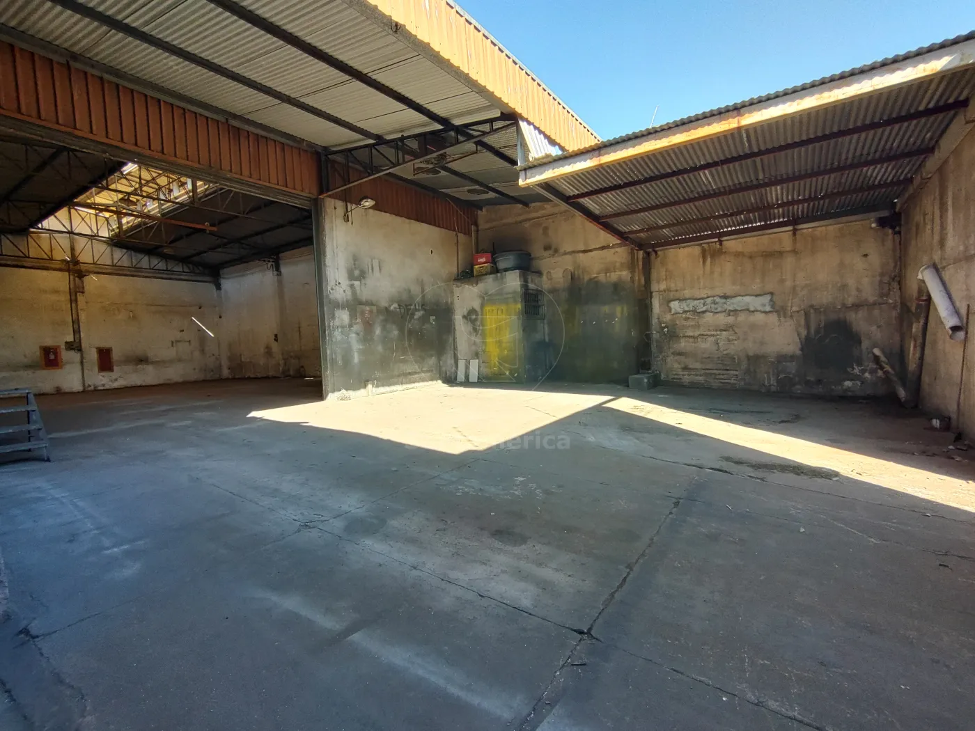 Alugar Comercial / Barrac&atilde;o em Londrina R$ 10.000,00 - Foto 32