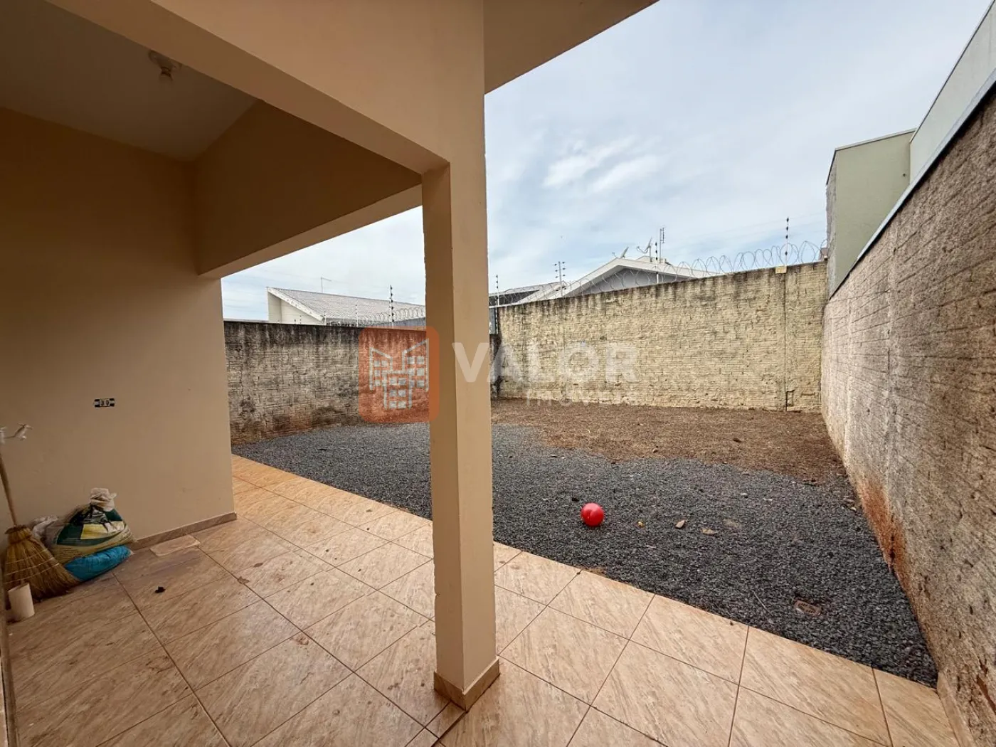 Comprar Casa / Padr&atilde;o em Cianorte R$ 350.000,00 - Foto 5