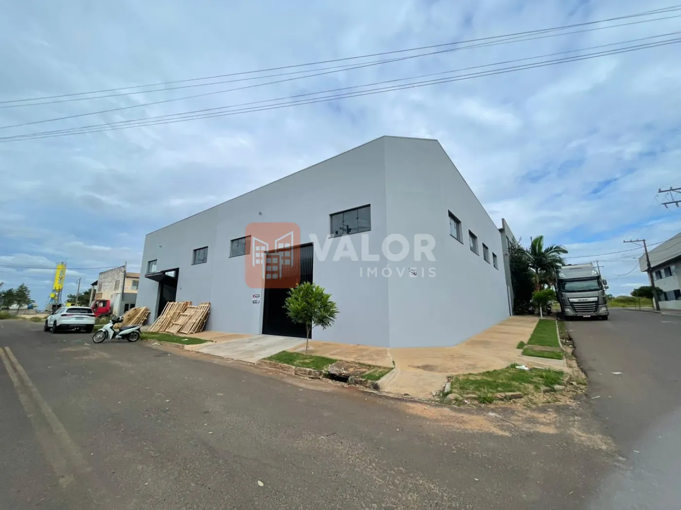 Alugar Comercial / Ponto Comercial em Cianorte R$ 3.500,00 - Foto 1