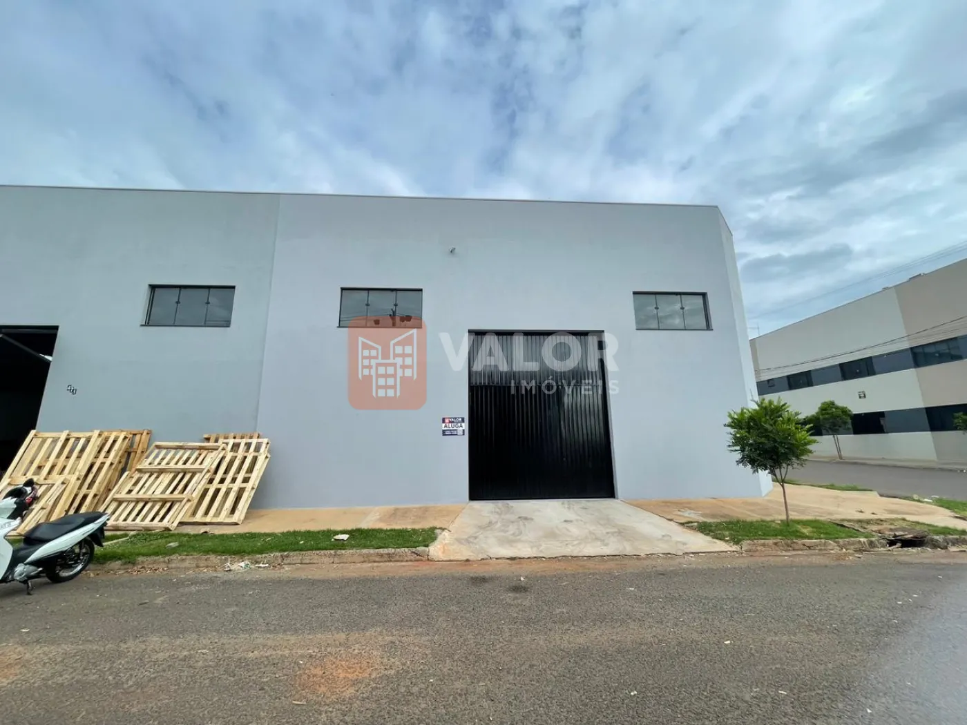 Alugar Comercial / Ponto Comercial em Cianorte R$ 3.500,00 - Foto 2