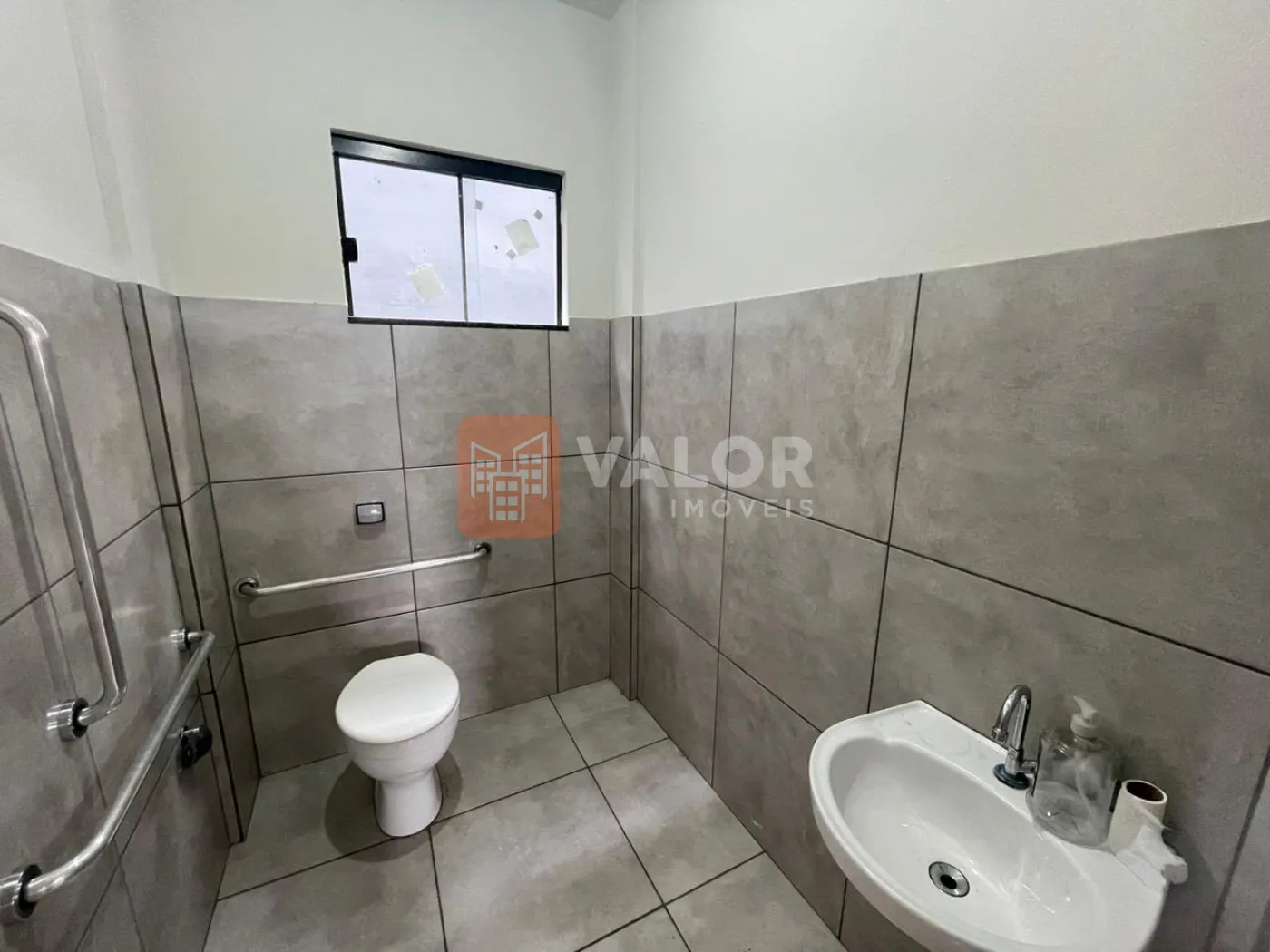 Alugar Comercial / Ponto Comercial em Cianorte R$ 3.500,00 - Foto 5