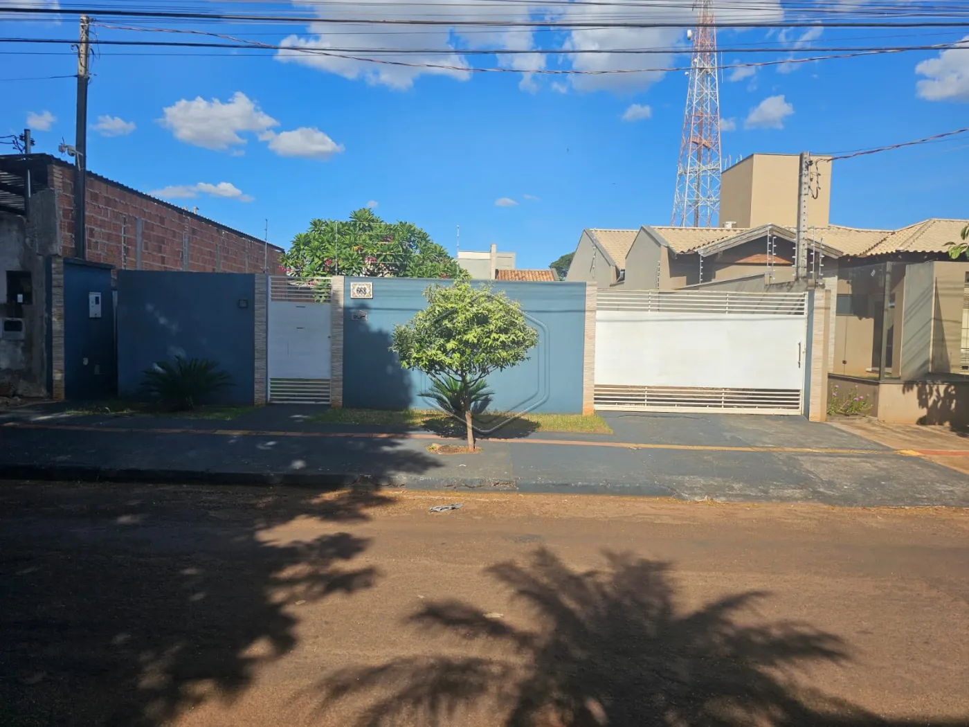 Comprar Casa Residencial / Padr&atilde;o em Dourados R$ 620.000,00 - Foto 2