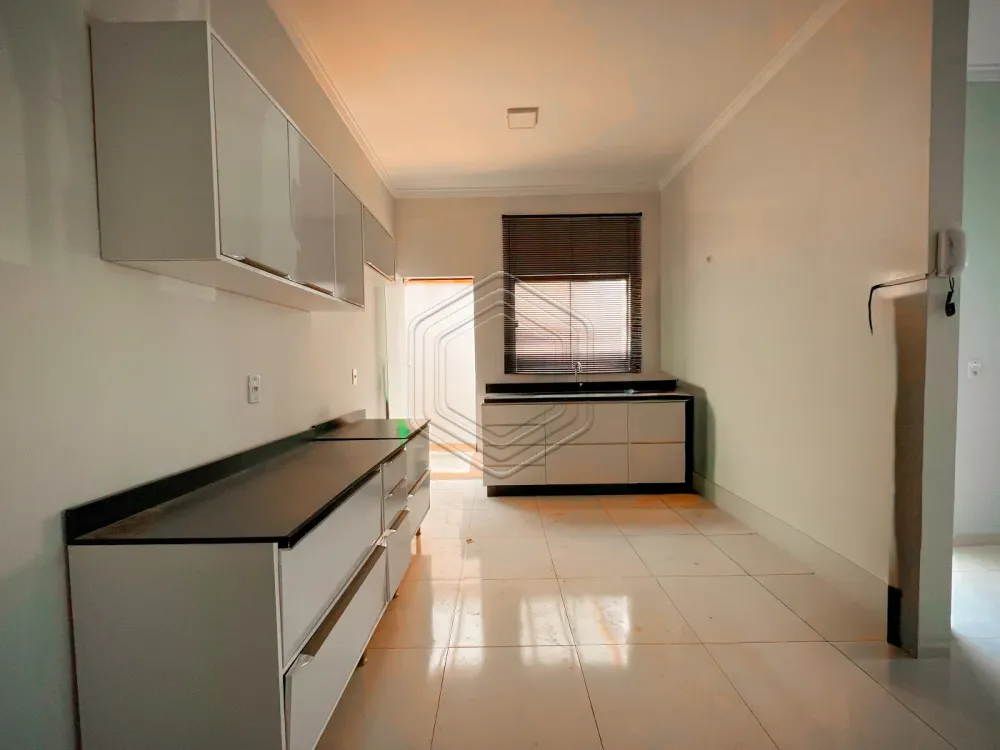 Alugar Casa Residencial / Padr&atilde;o em Dourados R$ 1.600,00 - Foto 2