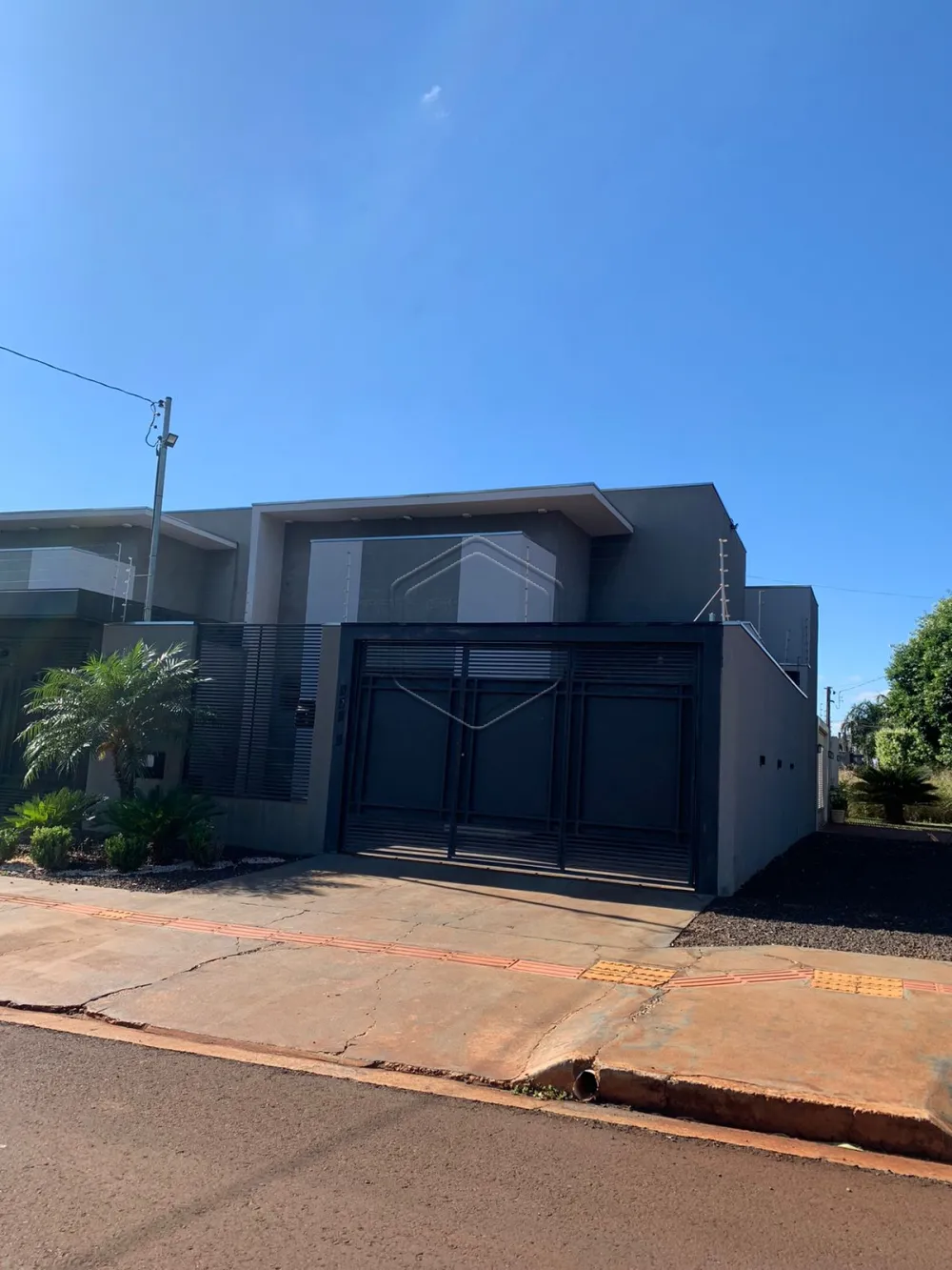 Alugar Casa Residencial / Padr&atilde;o em Dourados R$ 2.200,00 - Foto 1