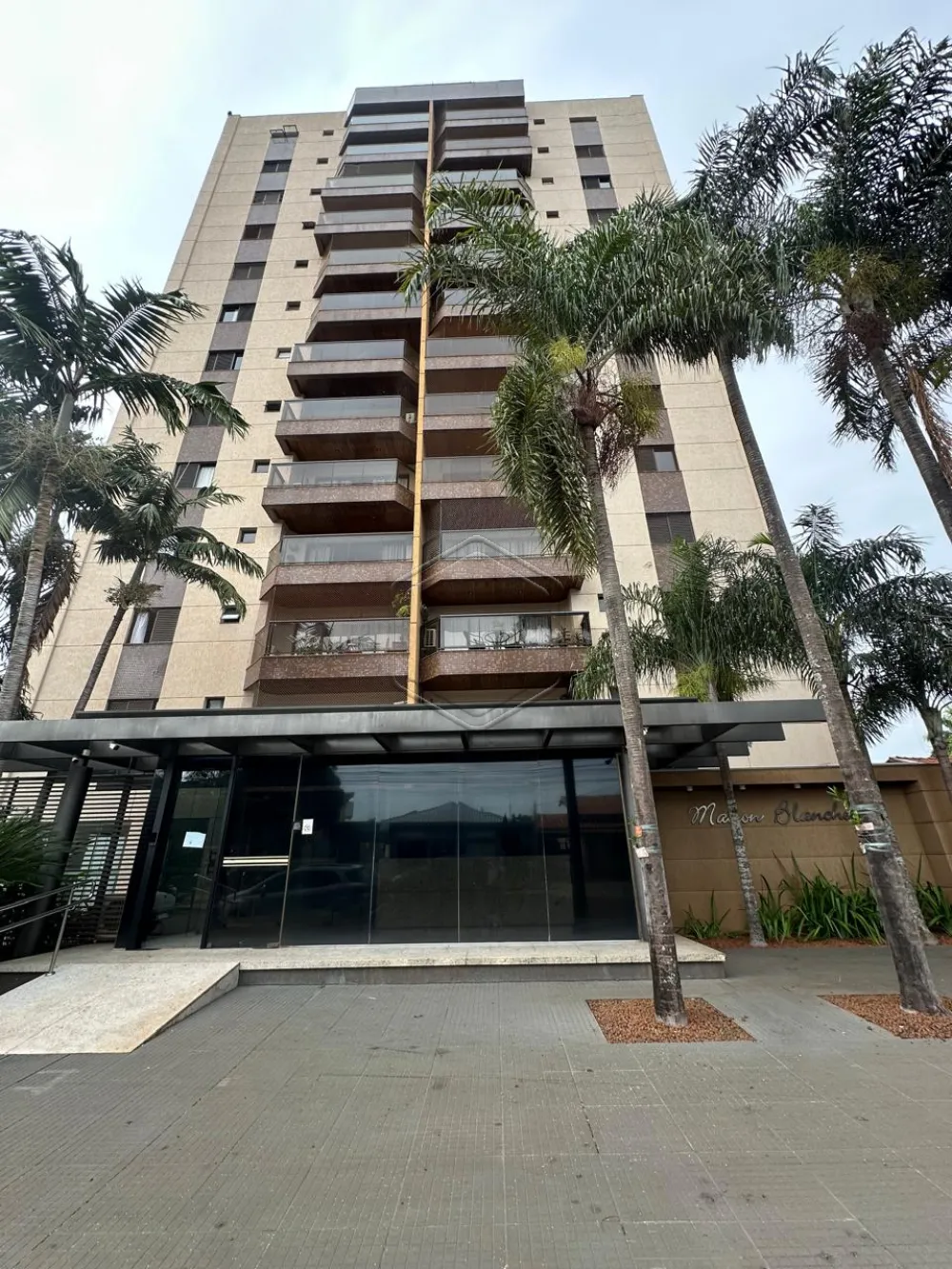 Alugar Apartamento / Padr&atilde;o em Condom&iacute;nio em Dourados R$ 3.500,00 - Foto 1