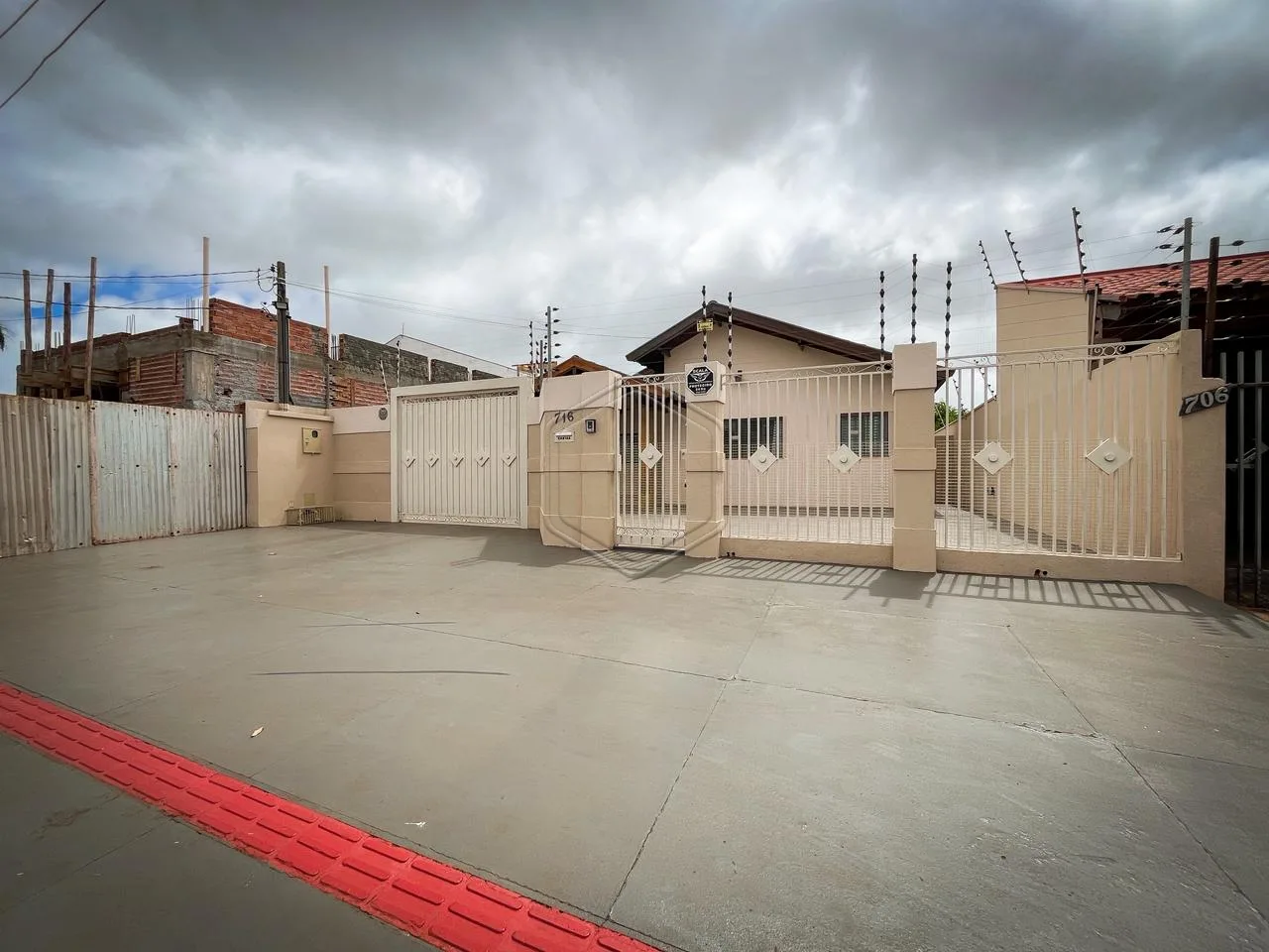 Alugar Casa Residencial / Padr&atilde;o em Dourados R$ 3.500,00 - Foto 2