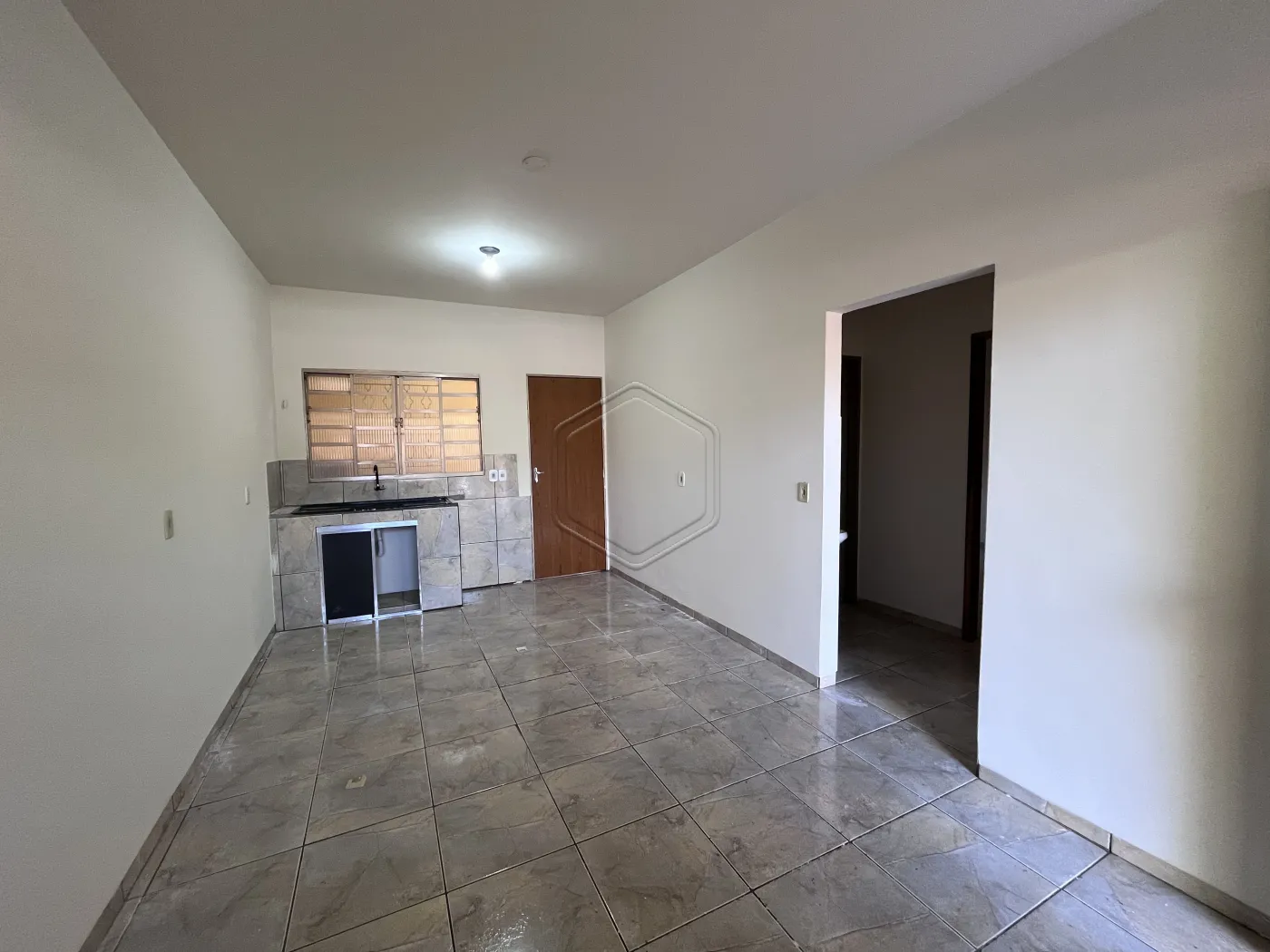 Alugar Casa Residencial / Padr&atilde;o em Dourados R$ 1.300,00 - Foto 4