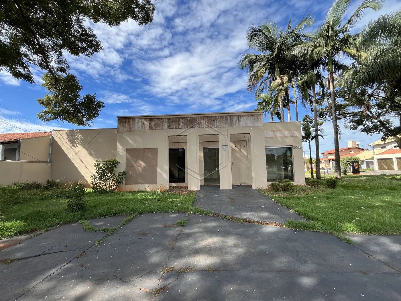 Alugar Comercial / Sal&atilde;o em Dourados R$ 2.700,00 - Foto 1