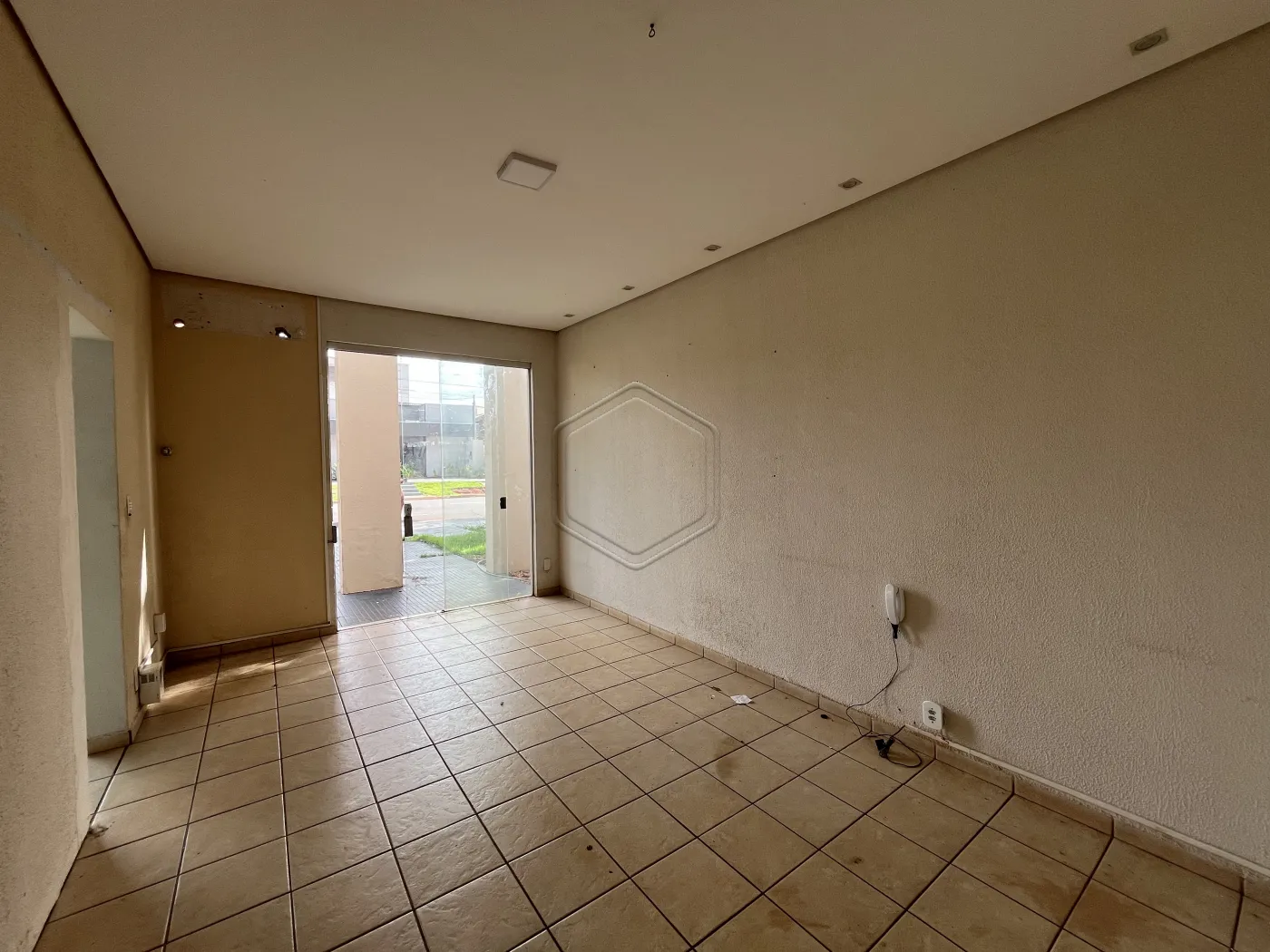 Alugar Comercial / Sal&atilde;o em Dourados R$ 2.700,00 - Foto 4