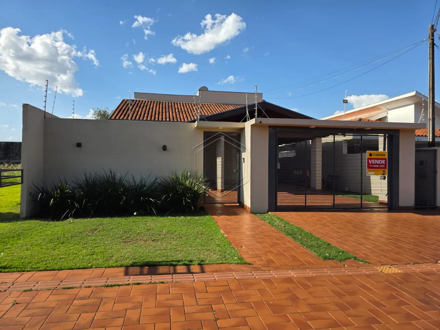 Alugar Casa Residencial / Padr&atilde;o em Dourados R$ 2.200,00 - Foto 1