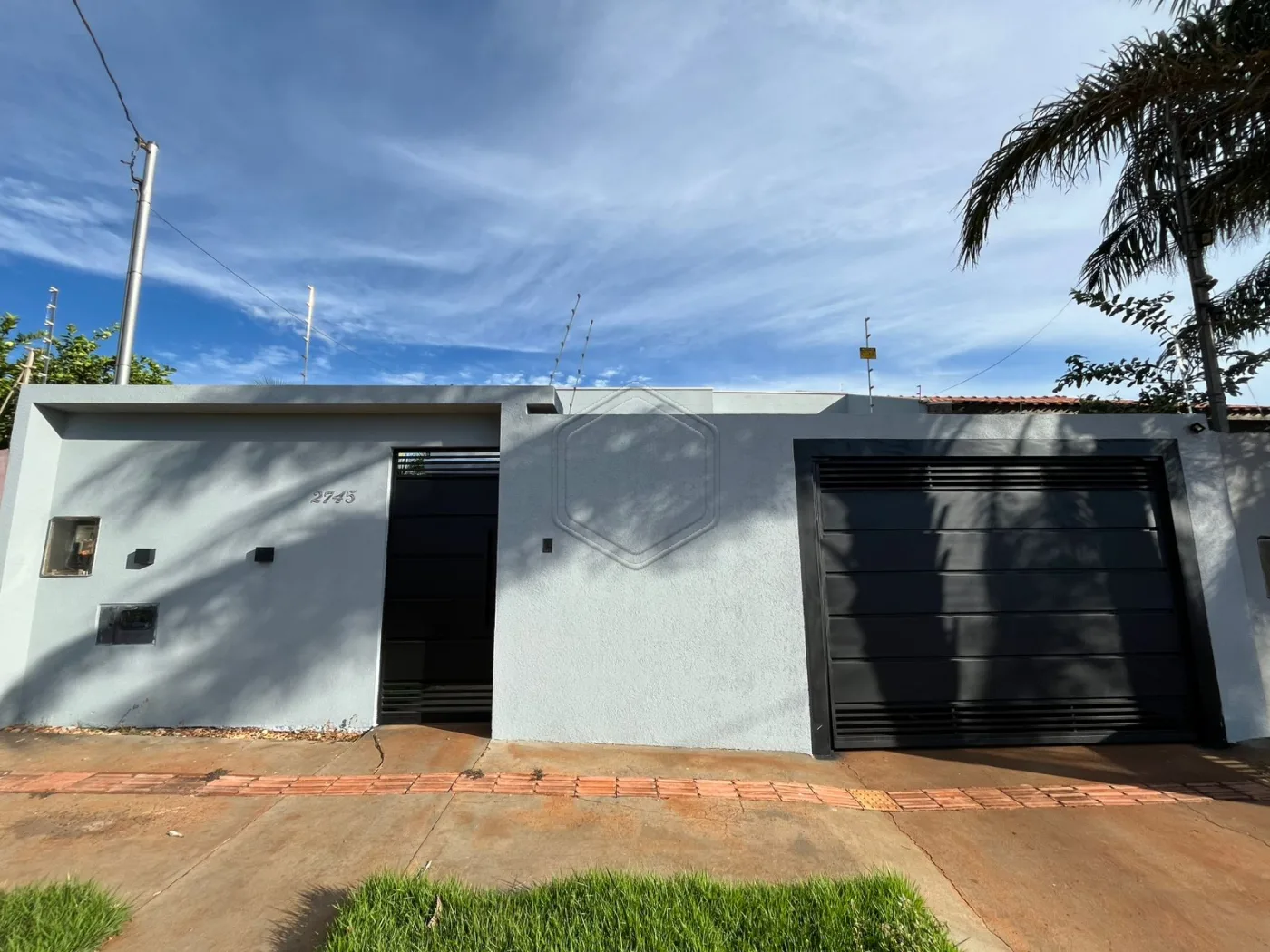 Alugar Casa Residencial / Padr&atilde;o em Dourados R$ 2.300,00 - Foto 1