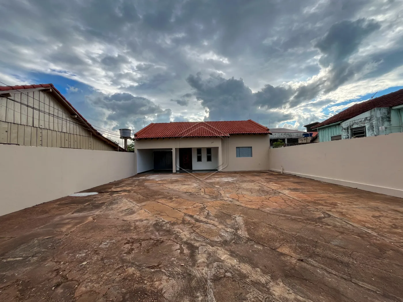 Alugar Casa Residencial / Padr&atilde;o em Dourados R$ 2.500,00 - Foto 2