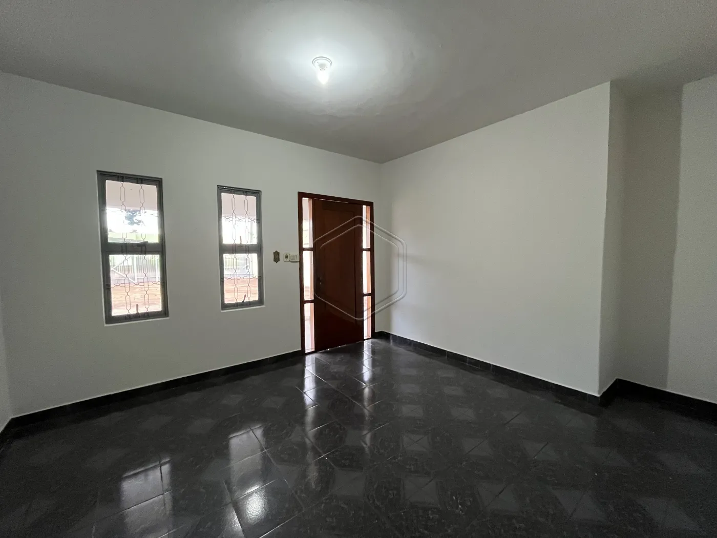 Alugar Casa Residencial / Padr&atilde;o em Dourados R$ 2.500,00 - Foto 4
