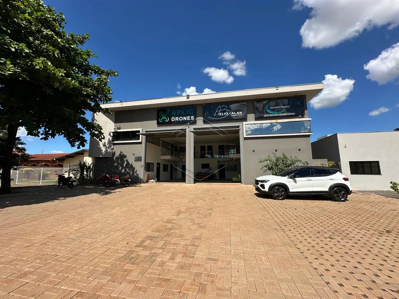 Alugar Comercial / Sala em Dourados R$ 2.200,00 - Foto 1