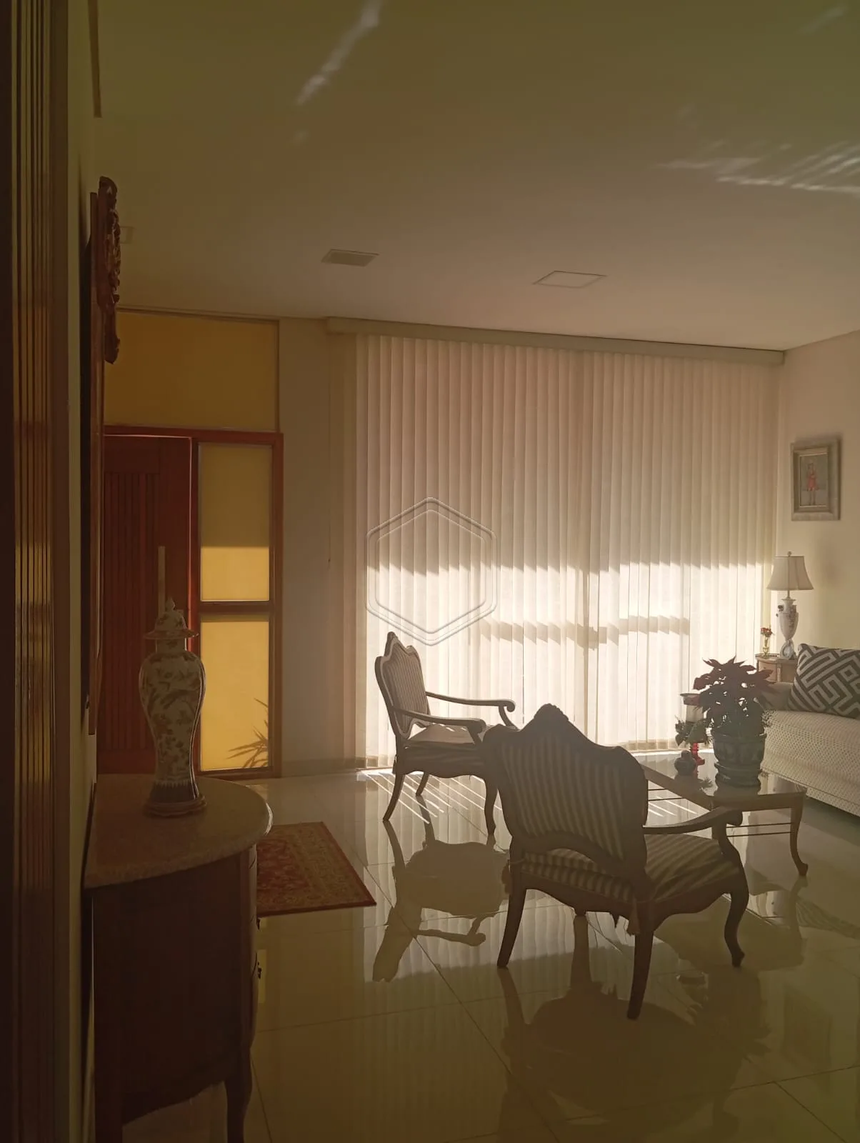 Comprar Casa Residencial / Sobrado em Dourados R$ 650.000,00 - Foto 4