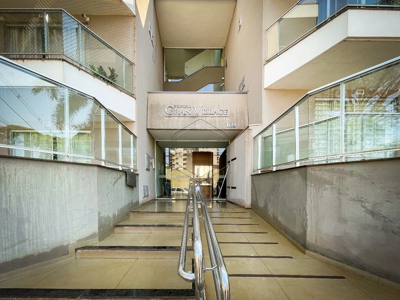 Alugar Apartamento / Padr&atilde;o em Condom&iacute;nio em Dourados R$ 2.200,00 - Foto 1