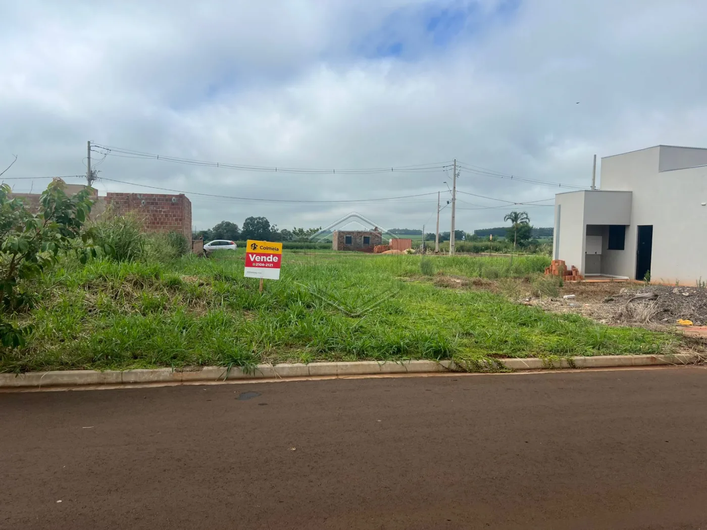 Comprar Terreno / Padr&atilde;o em Dourados R$ 80.000,00 - Foto 1