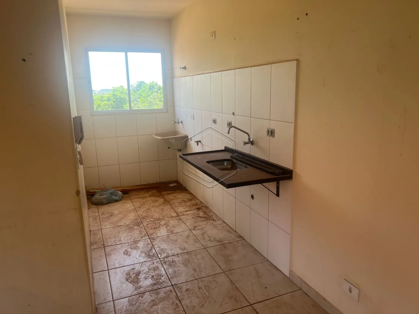 Comprar Apartamento / Padr&atilde;o em Condom&iacute;nio em Dourados R$ 140.000,00 - Foto 3