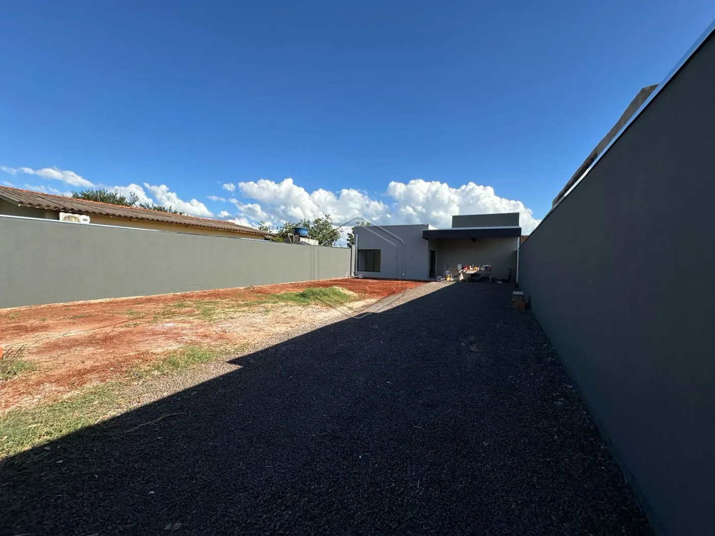 Alugar Casa Residencial / Padr&atilde;o em Dourados R$ 1.900,00 - Foto 2