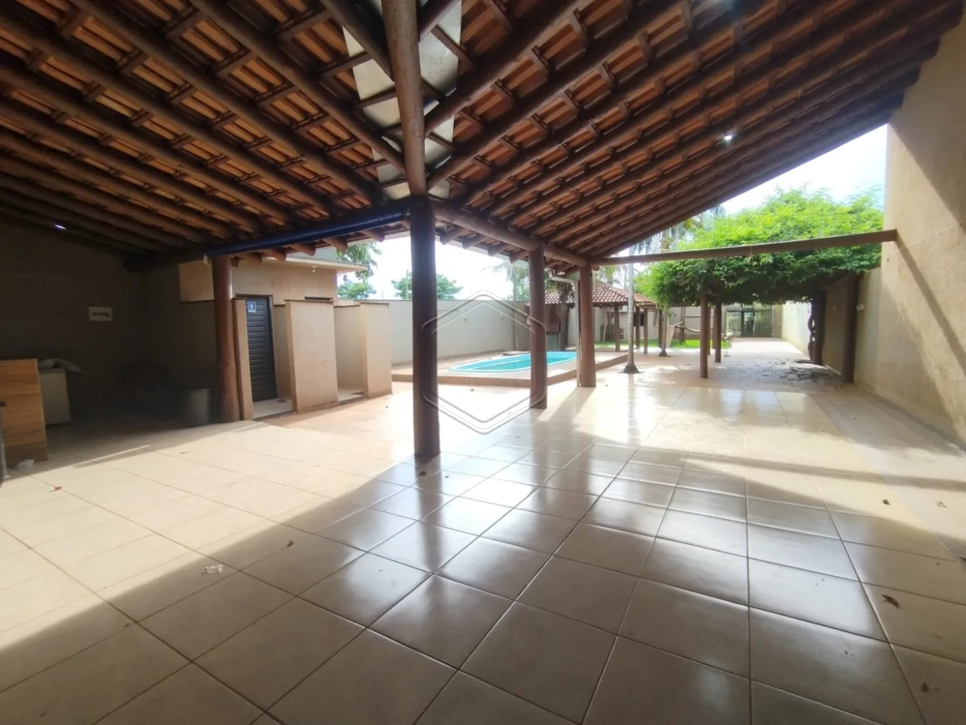 Comprar Casa Residencial / Padr&atilde;o em Dourados R$ 400.000,00 - Foto 2