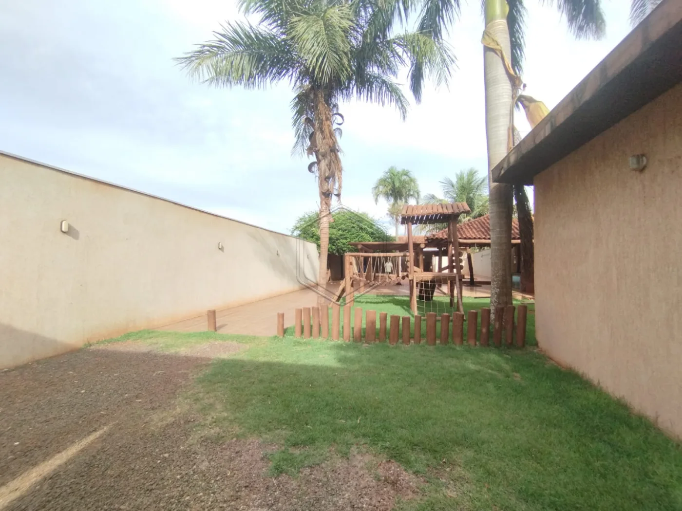 Comprar Casa Residencial / Padr&atilde;o em Dourados R$ 400.000,00 - Foto 11