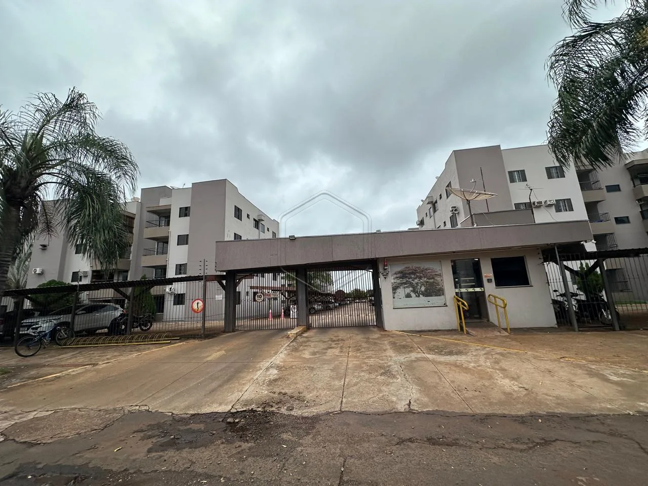 Alugar Apartamento / Padr&atilde;o em Condom&iacute;nio em Dourados R$ 1.300,00 - Foto 1