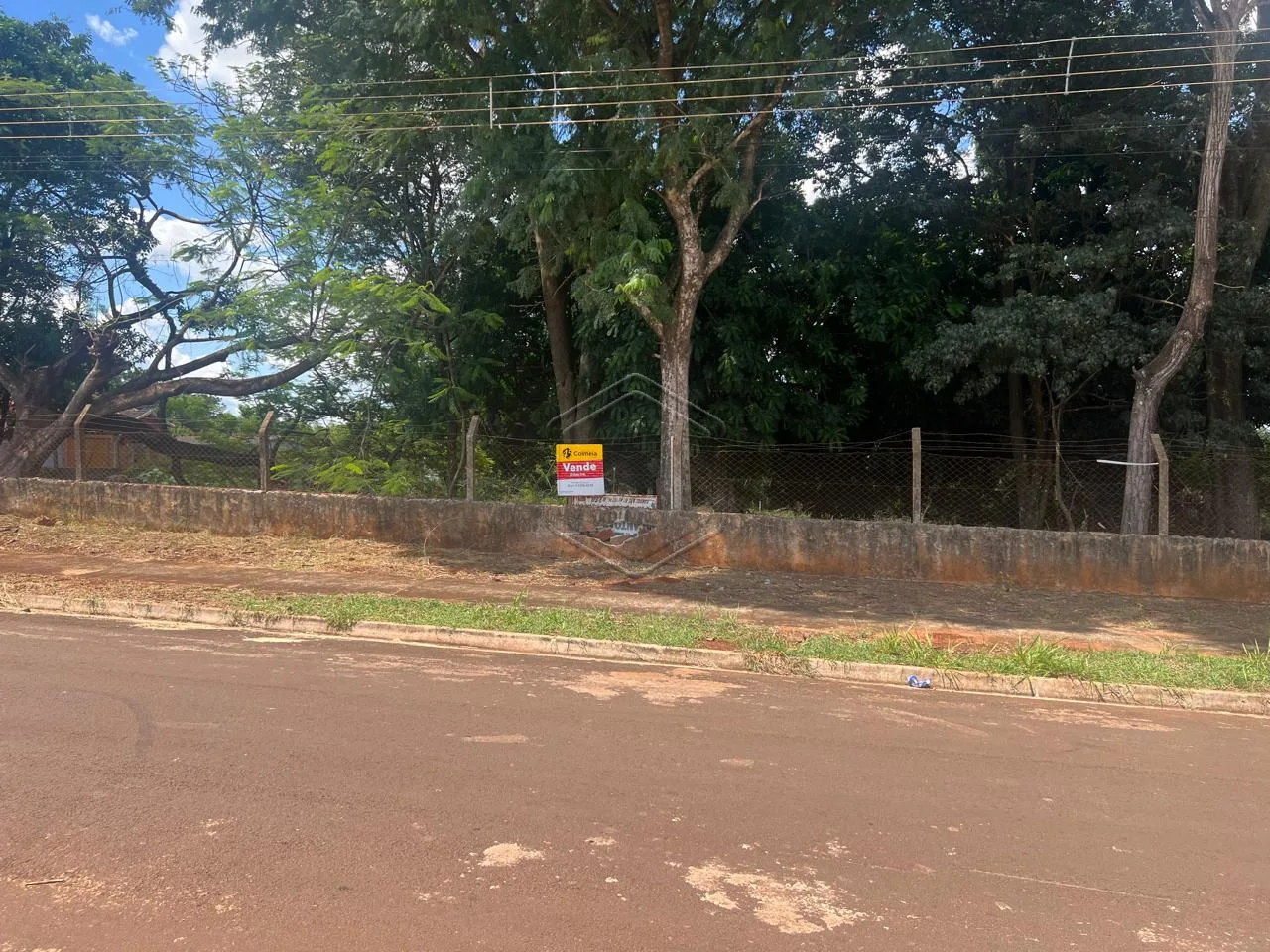 Comprar Terreno / Padr&atilde;o em Dourados R$ 800.000,00 - Foto 1