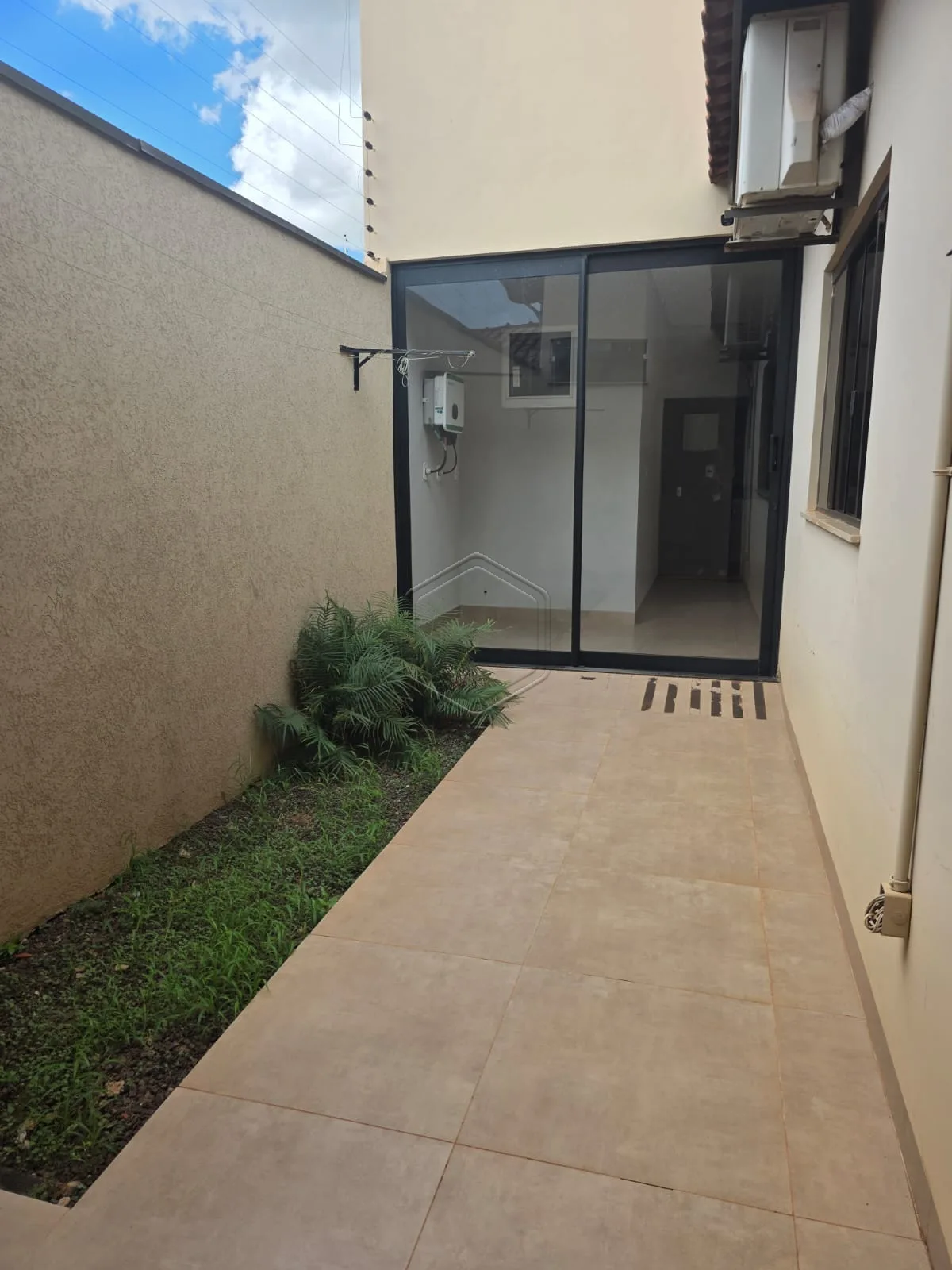 Comprar Casa Residencial / Padr&atilde;o em Dourados R$ 480.000,00 - Foto 12