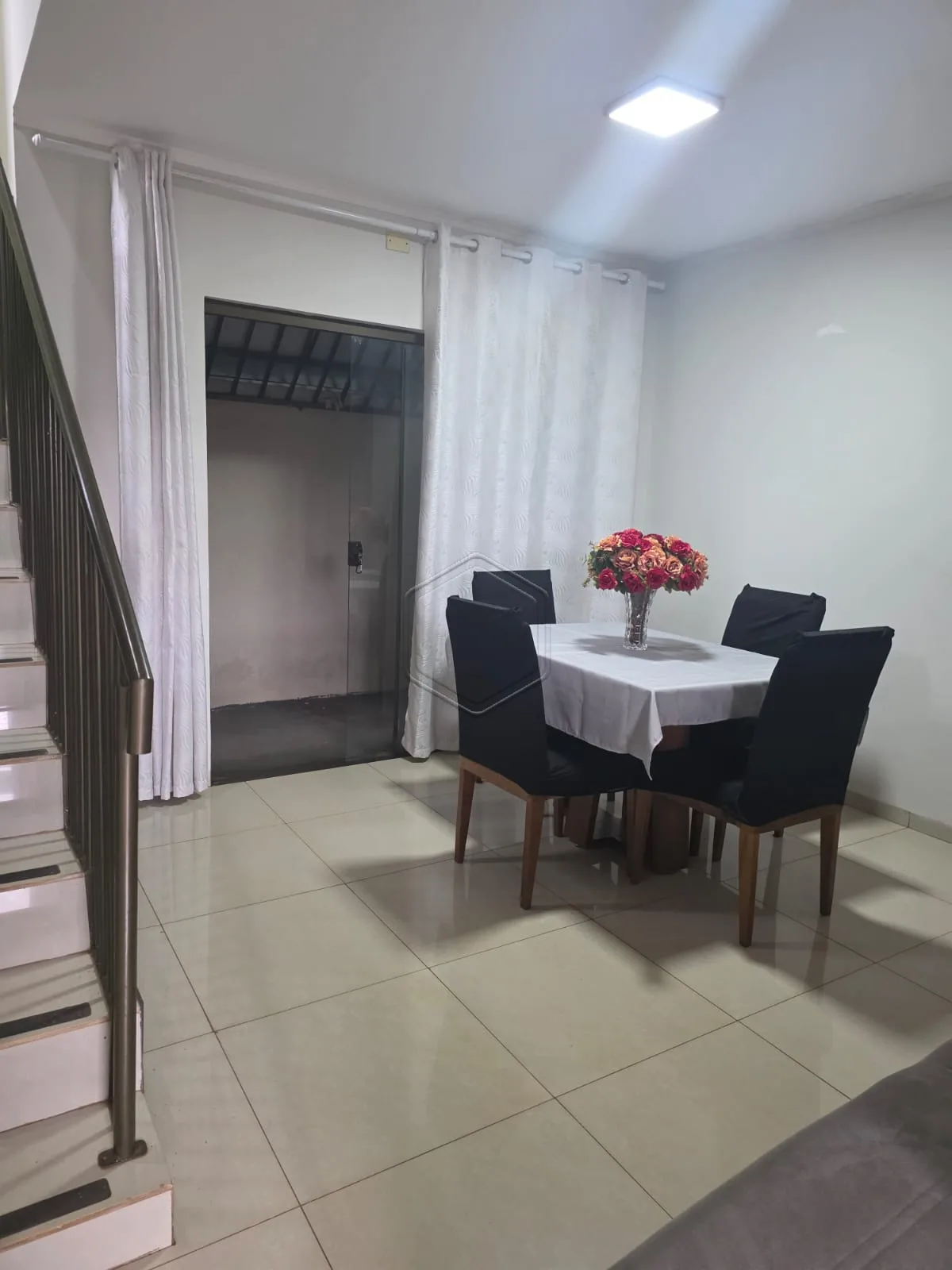 Comprar Casa Residencial / Padr&atilde;o em Dourados R$ 580.000,00 - Foto 2