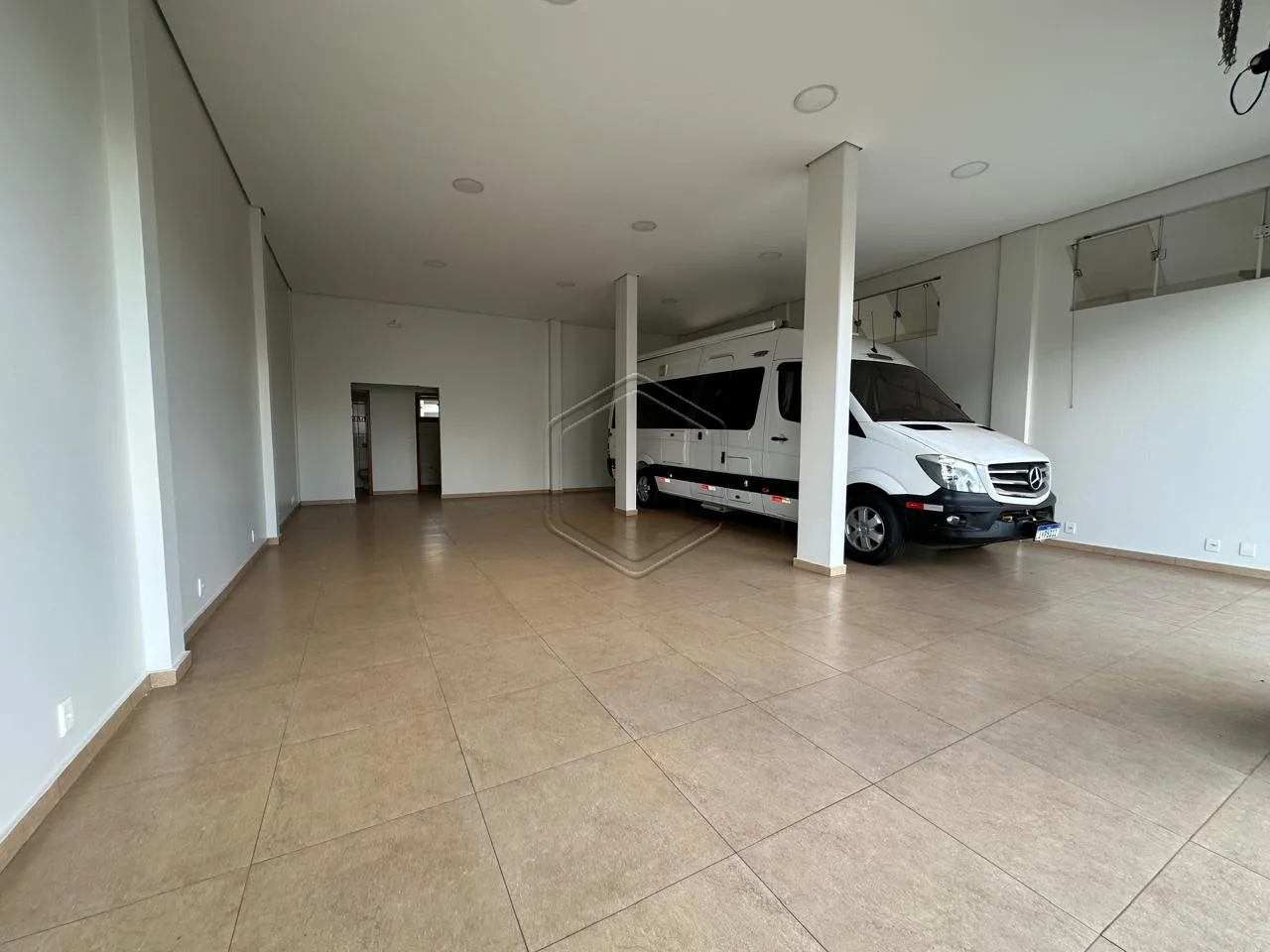 Alugar Comercial / Sal&atilde;o em Dourados R$ 2.500,00 - Foto 2