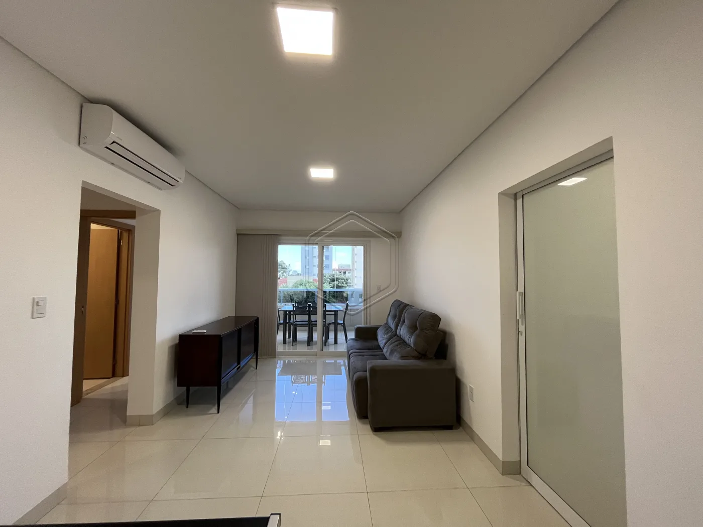 Alugar Apartamento / Padr&atilde;o em Condom&iacute;nio em Dourados R$ 2.400,00 - Foto 3