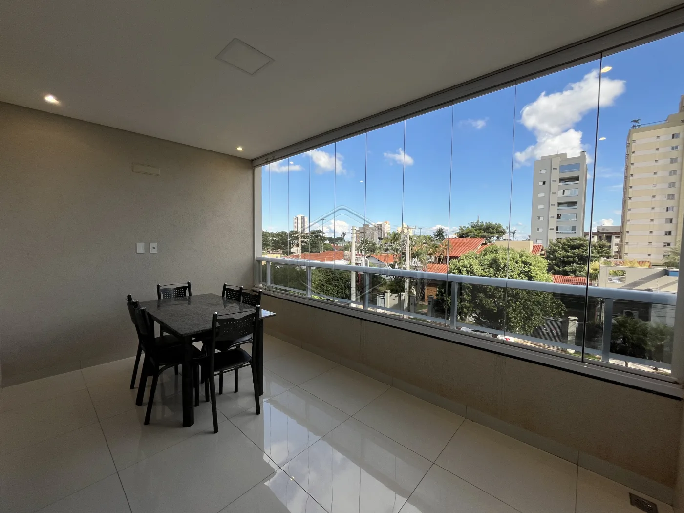 Alugar Apartamento / Padr&atilde;o em Condom&iacute;nio em Dourados R$ 2.400,00 - Foto 4