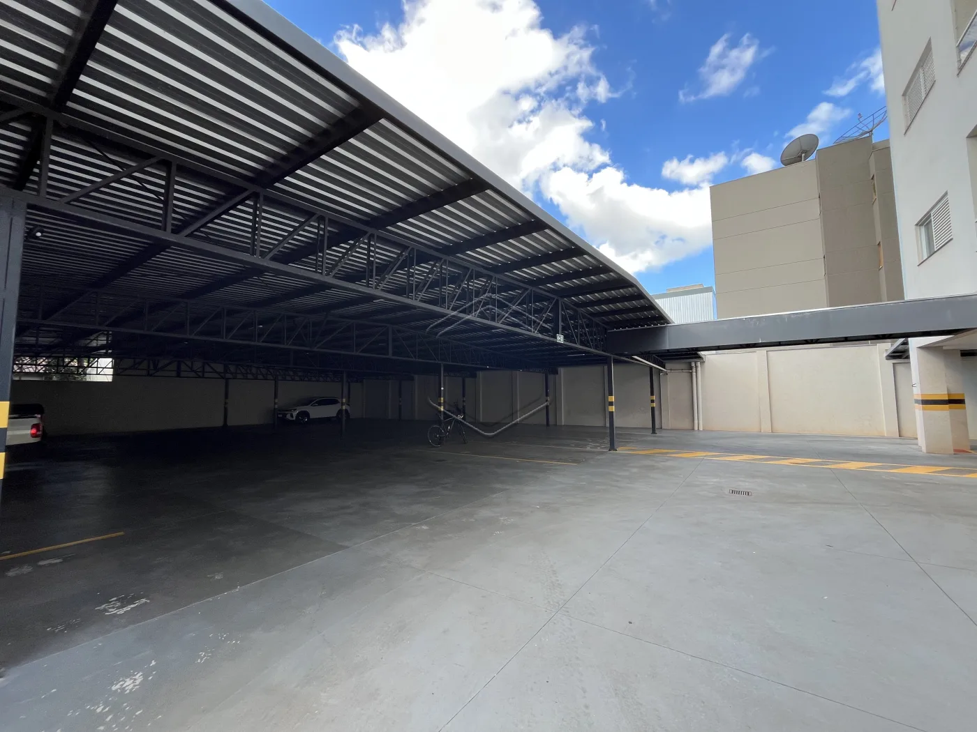 Alugar Apartamento / Padr&atilde;o em Condom&iacute;nio em Dourados R$ 2.400,00 - Foto 16