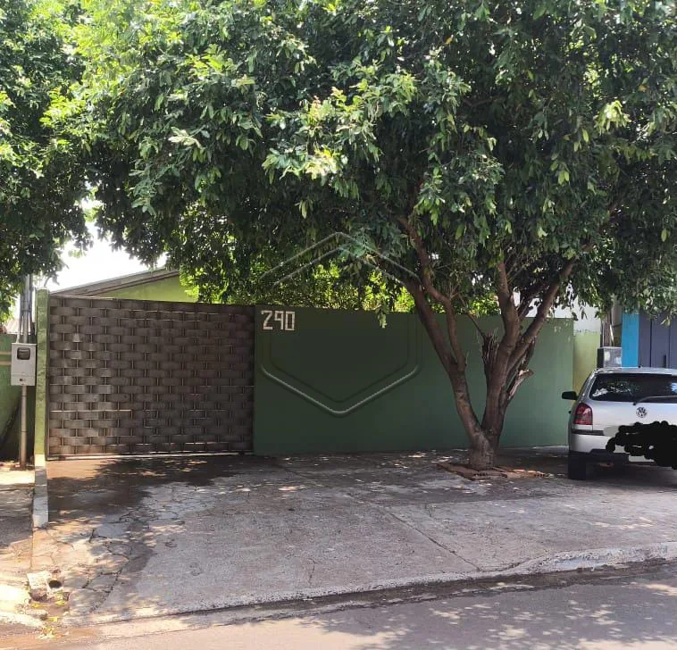 Comprar Casa Residencial / Padr&atilde;o em Dourados R$ 350.000,00 - Foto 1