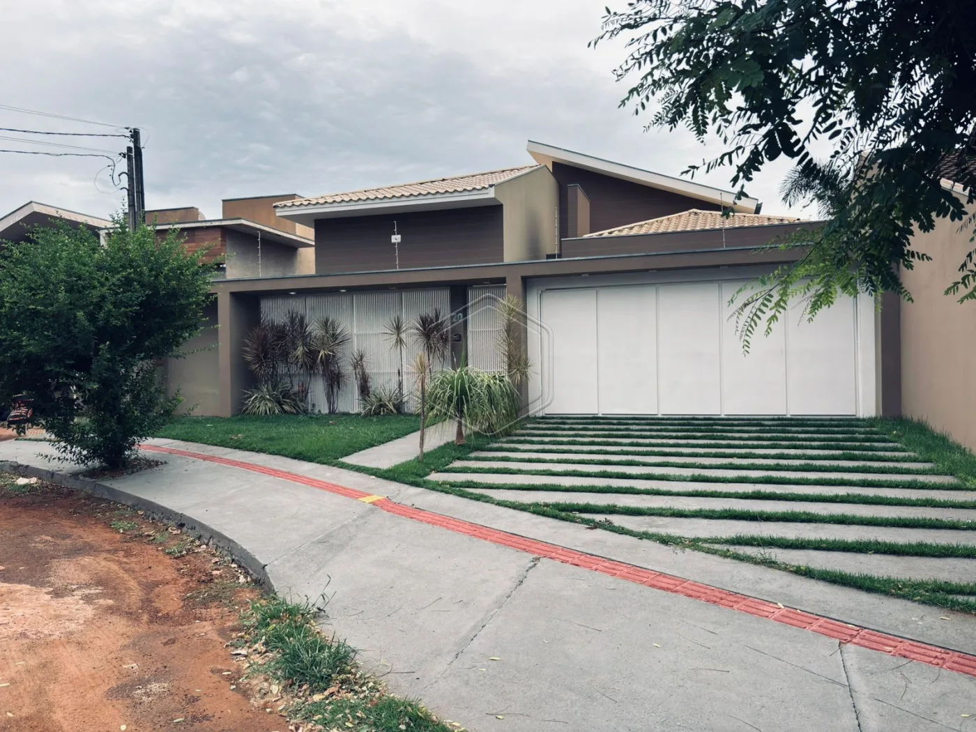 Alugar Casa Residencial / Luxo em Dourados R$ 8.000,00 - Foto 1