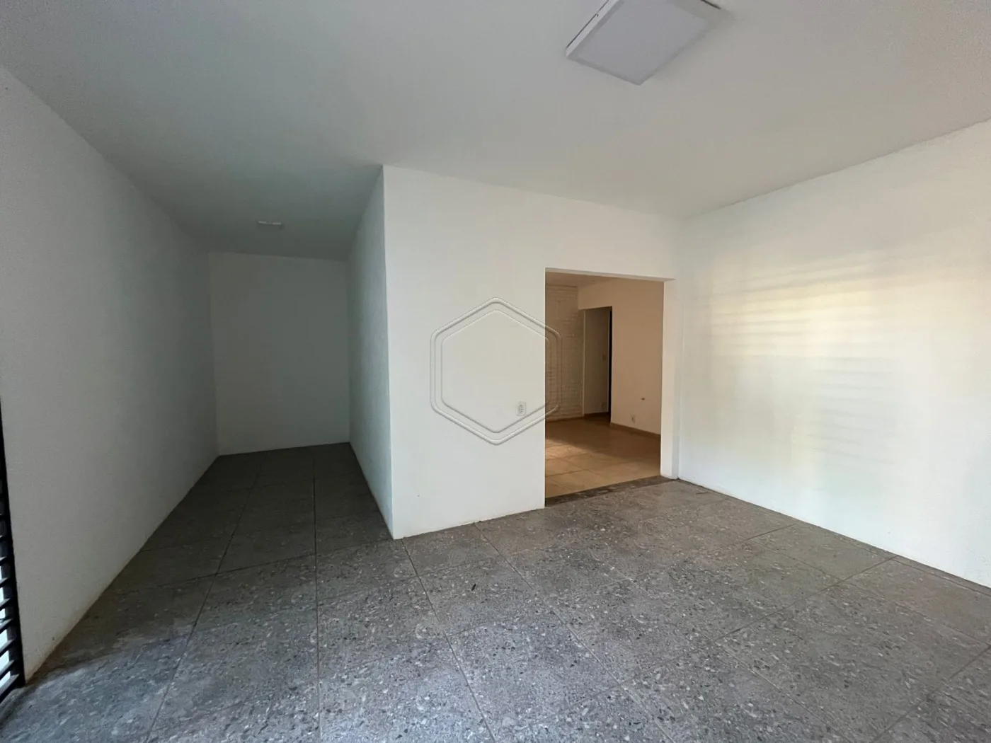 Alugar Comercial / Ponto Comercial em Dourados R$ 6.800,00 - Foto 2